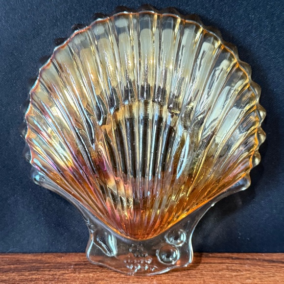 Glass Seashell Trinket/Candy Dish - Picture 5 of 9